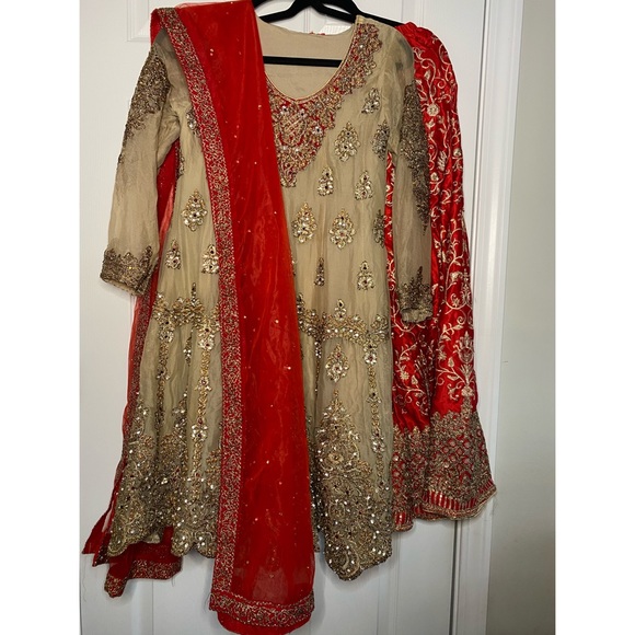 Pakistan suit - Picture 2 of 8